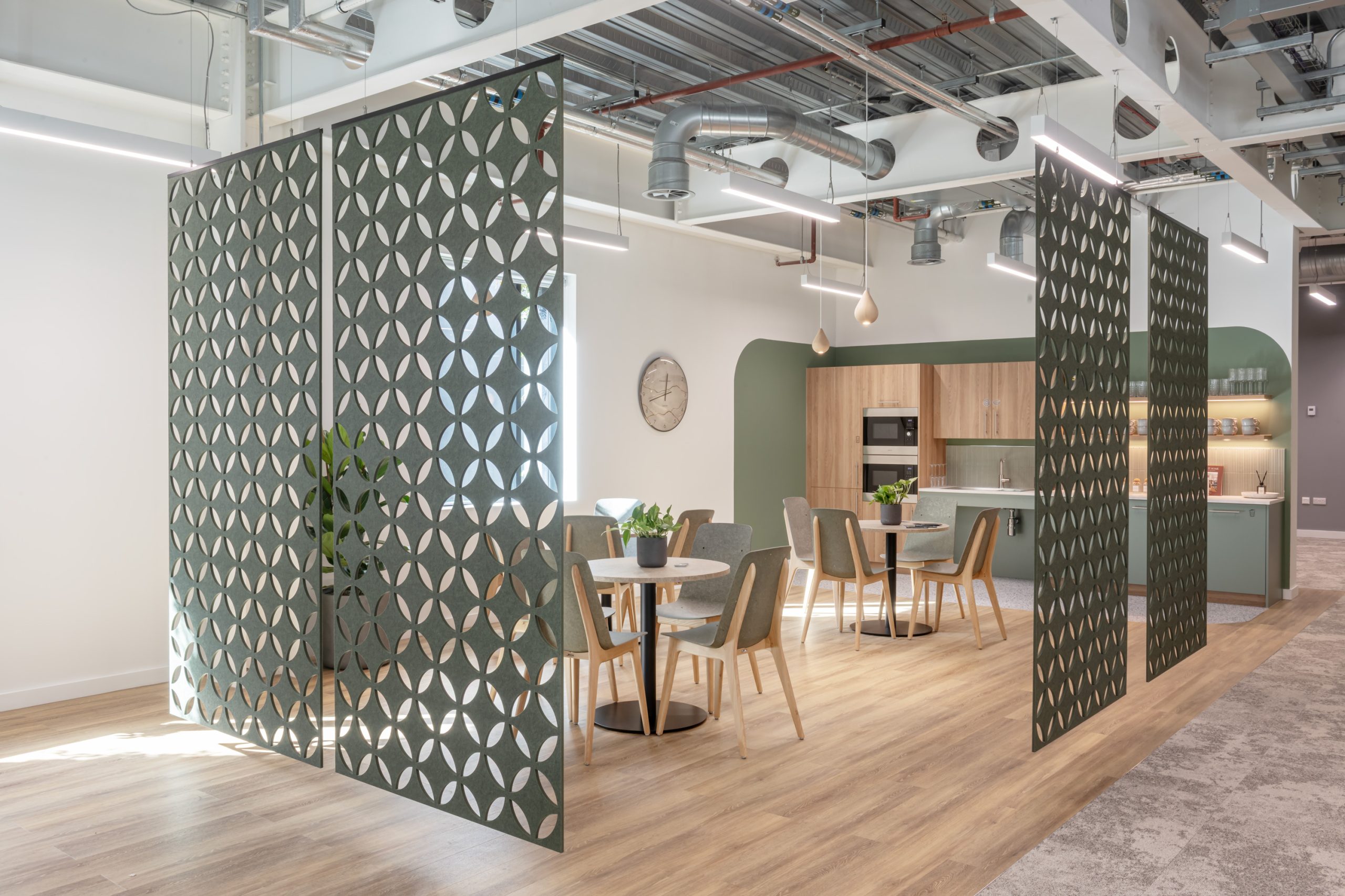 Pirmoji Eden įrengta ir apstatyta darbo vieta, kurią užbaigė ECF