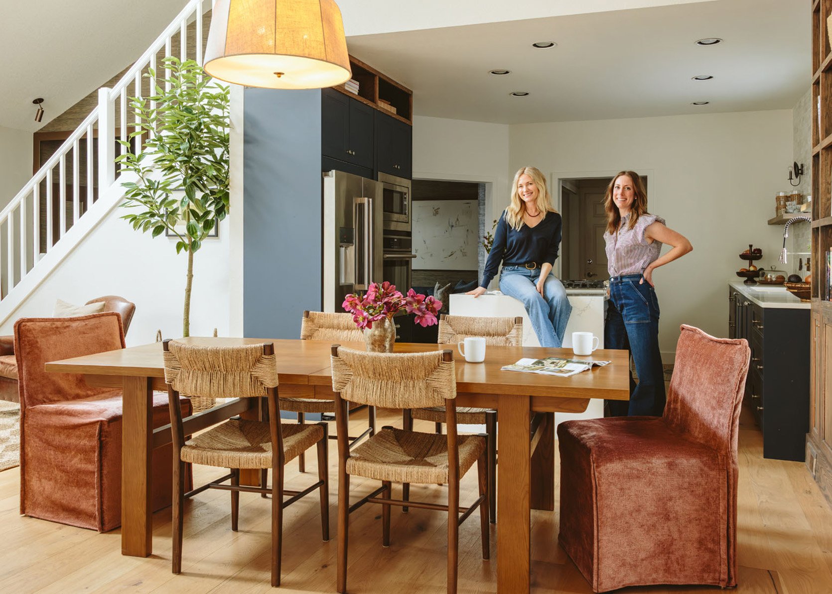 RENO COACH PROJEKTAS: pažiūrėkite, kaip ši šeima pasidaryk pats pagamino IKEA spinteles ir gražiai pagal užsakymą pagamino virtuvę