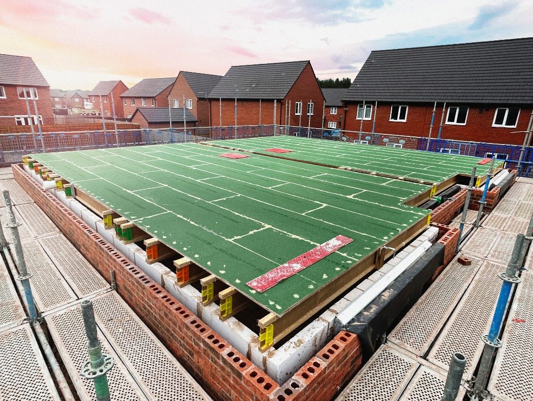 „West Fraser“ oro sąlygoms atsparus „CaberShield Eco“ – statybos pramonės naujienos