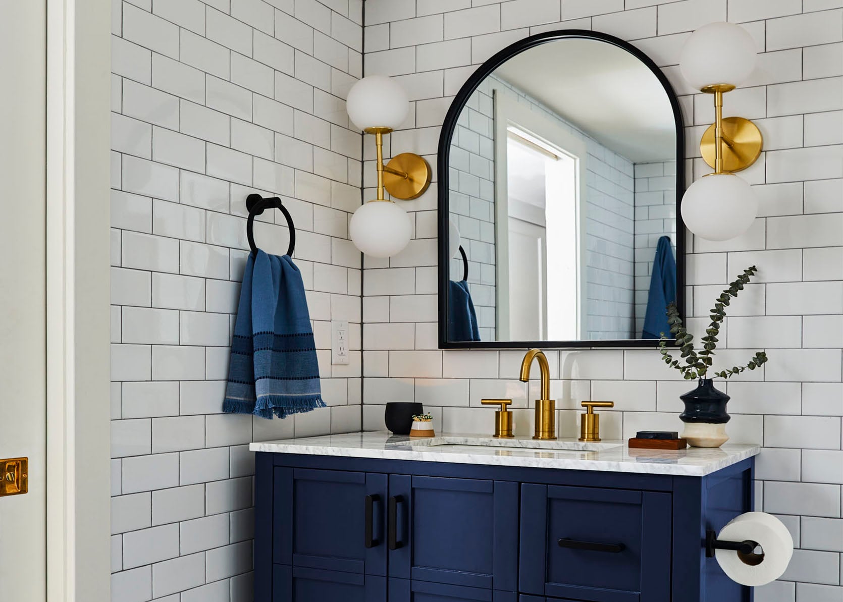 Įperkami baldai ir dekoras, kuris atrodo brangus (visi mažiau nei 500 USD)